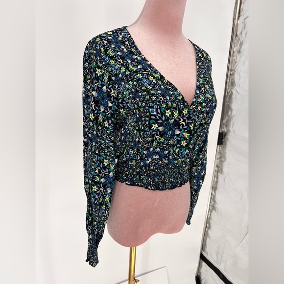 NWT BCBGeneration Floral Crop Top - Picture 9 of 16